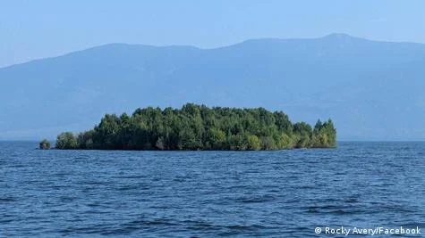 Isla fantasma. Canada