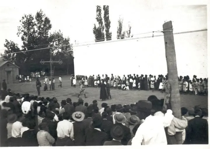 Celebración Religiosa en el Antiguo Pueblo cerca a Bodega Las Lomas